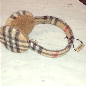 Burberry Earmuffs - Cashmere